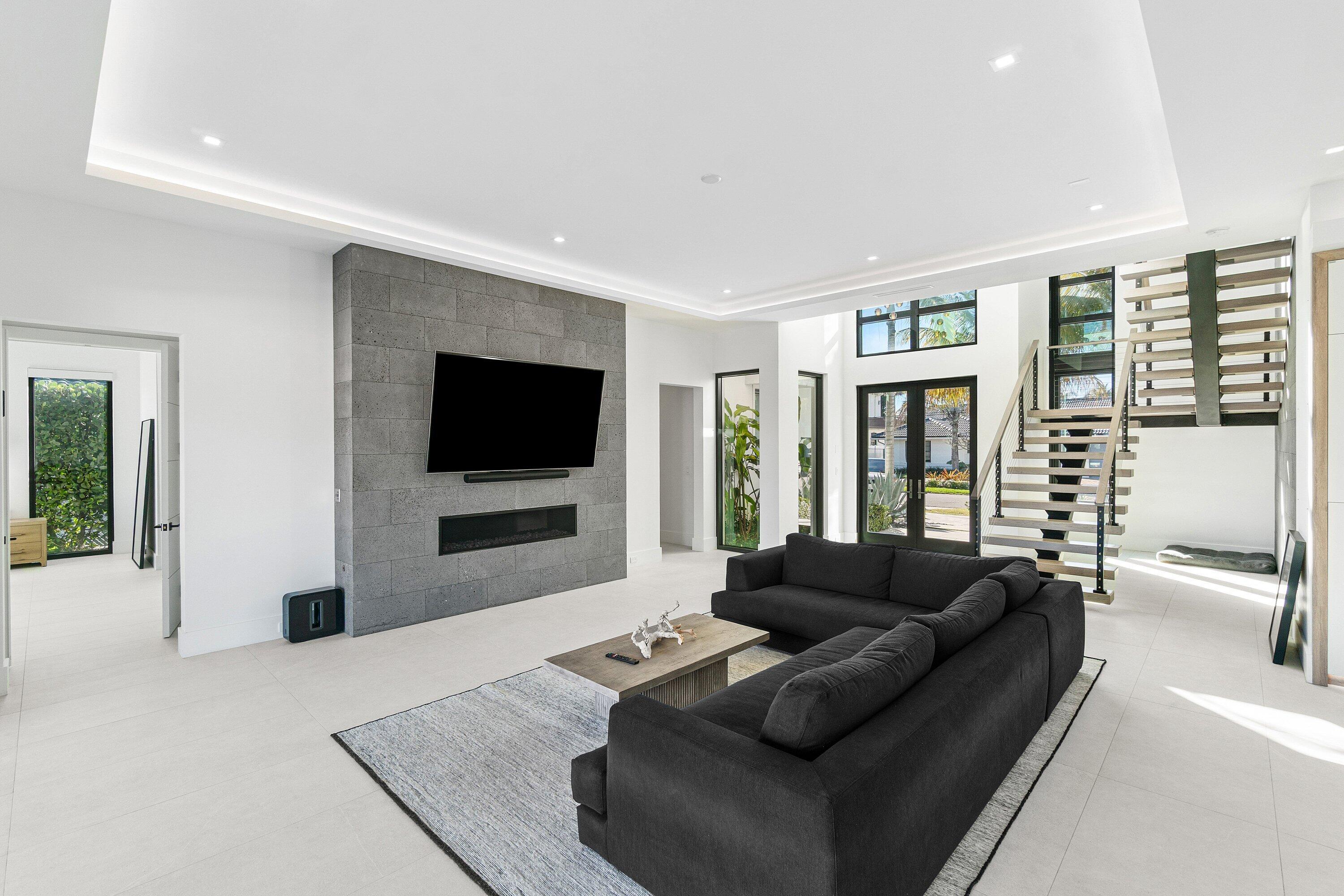 933 Allamanda Drive
