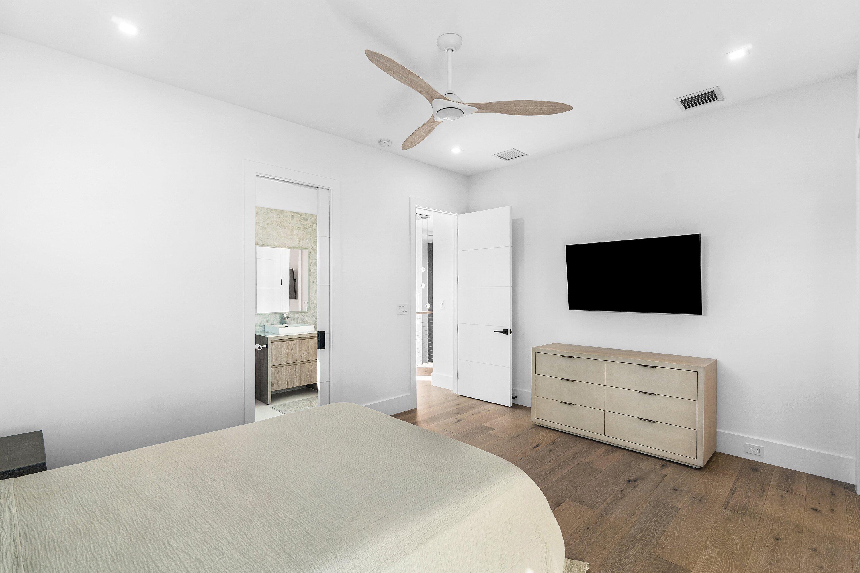 933 Allamanda Drive