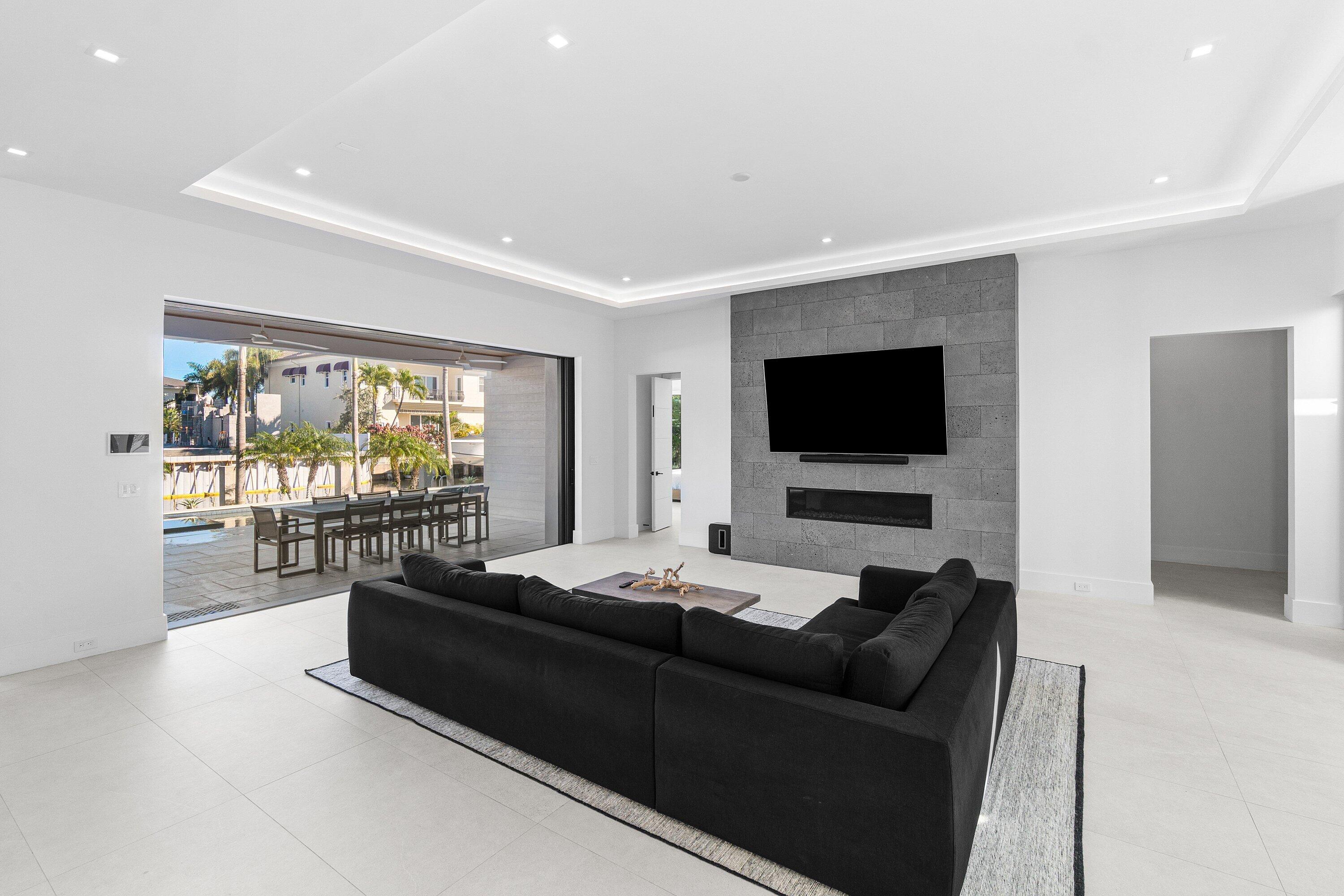 933 Allamanda Drive