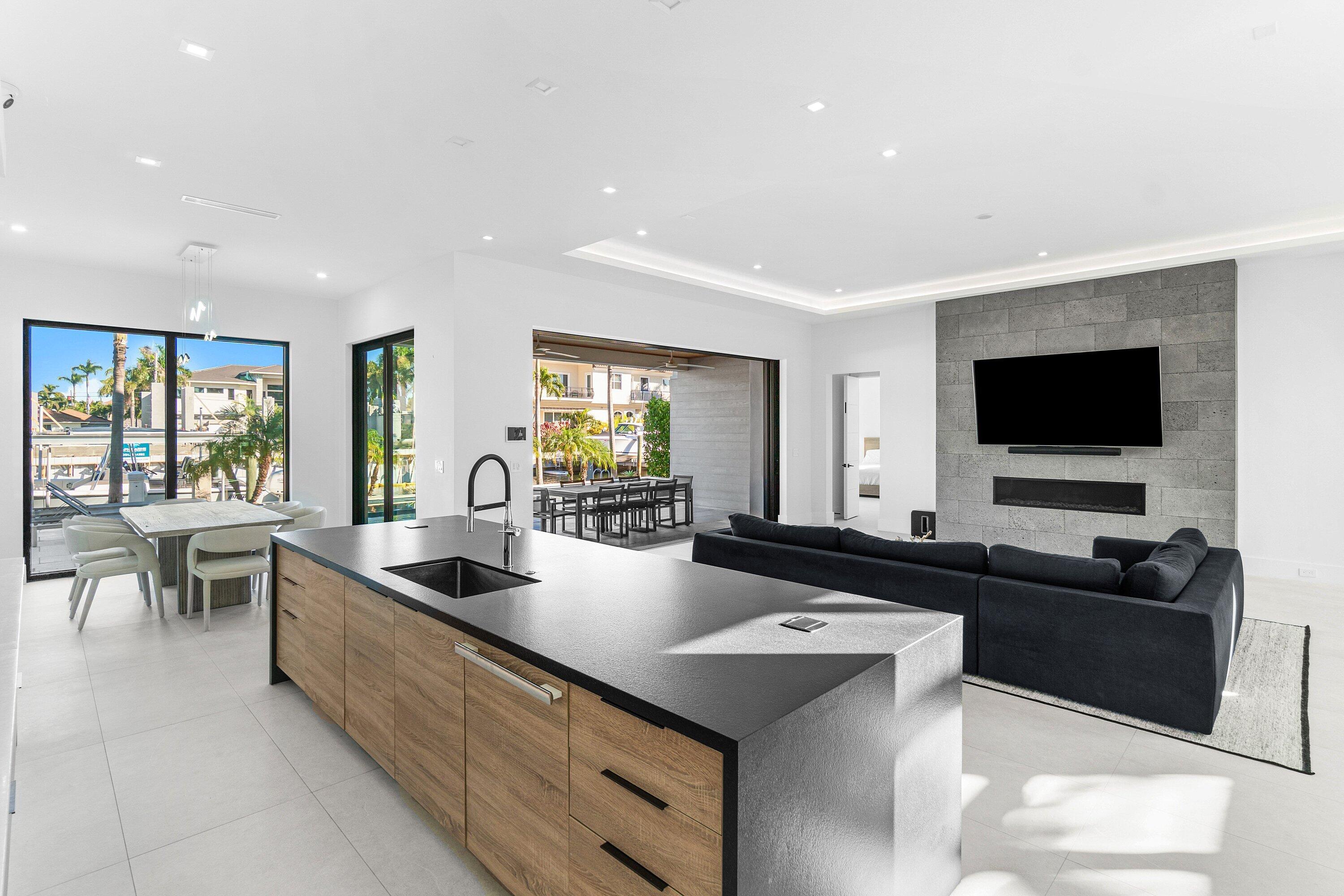933 Allamanda Drive
