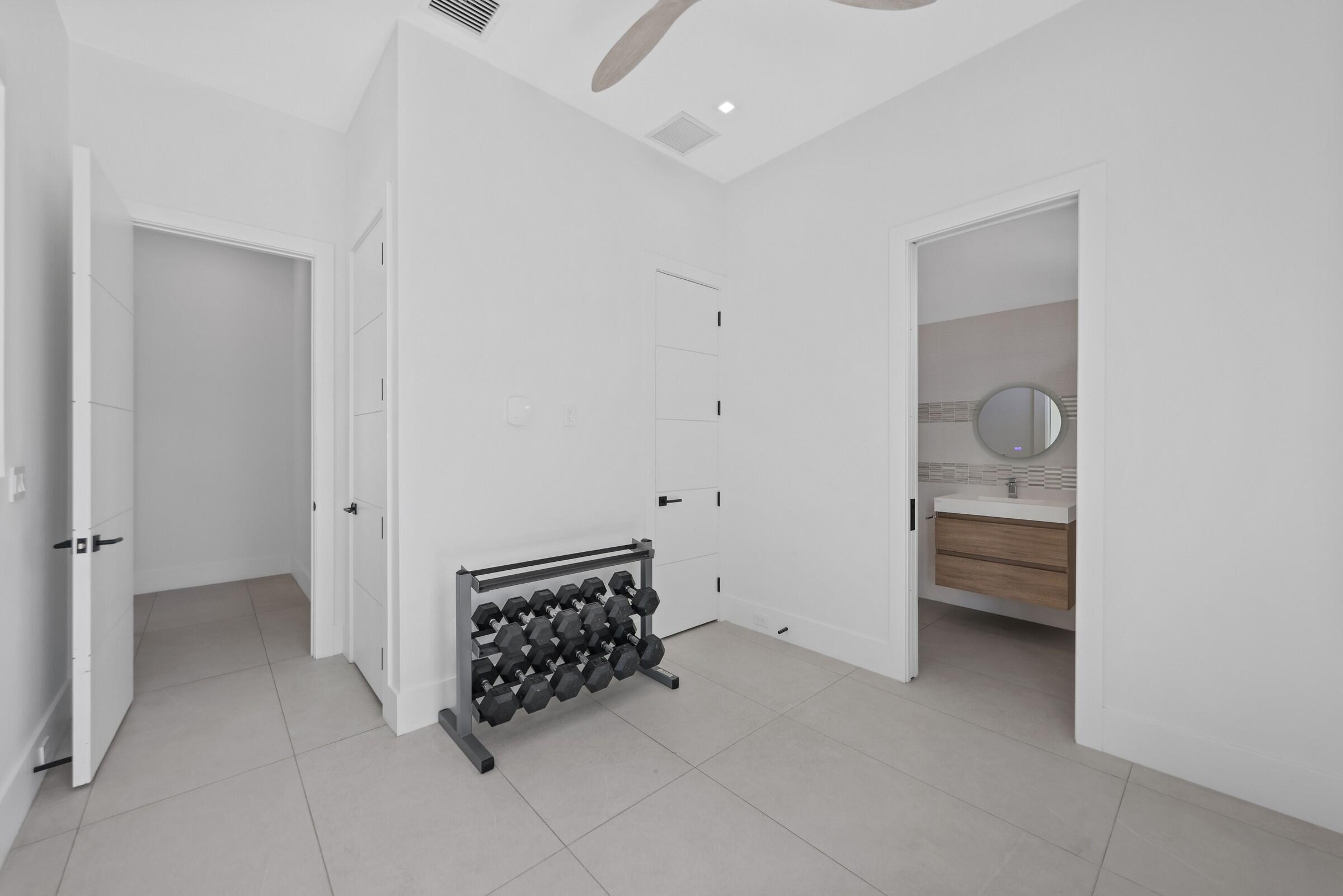 933 Allamanda Drive