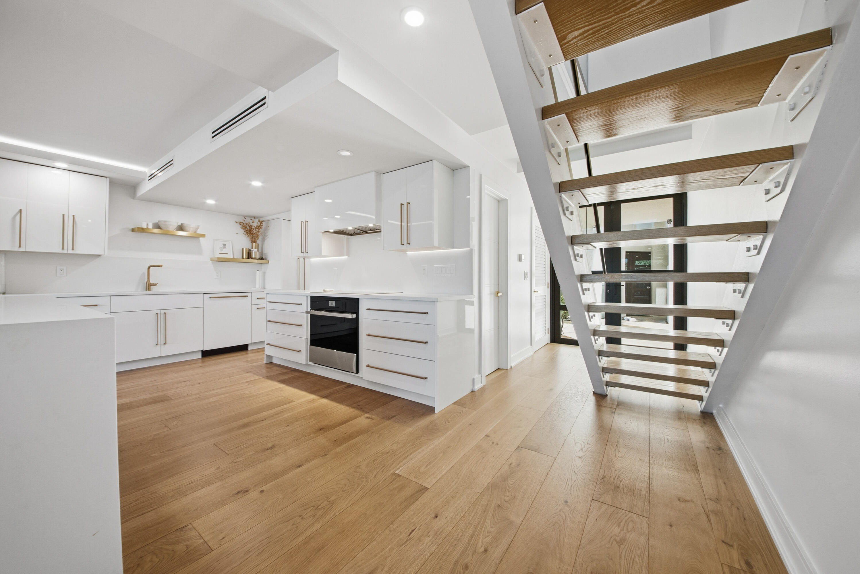 800 N Ocean Boulevard 4