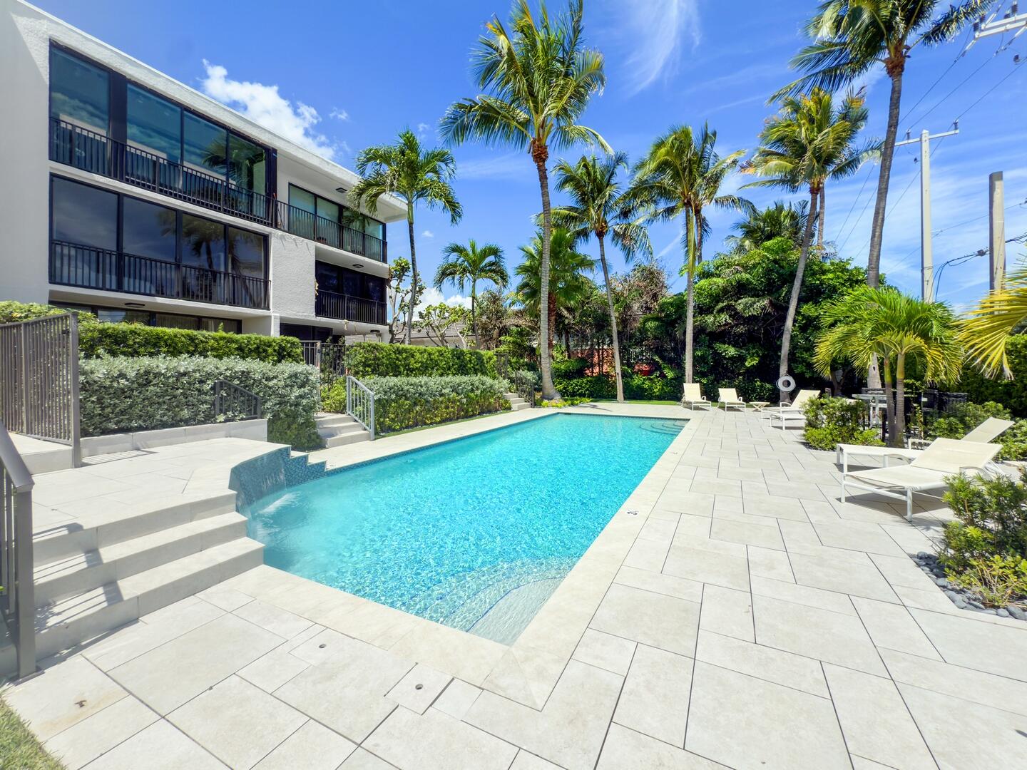 800 N Ocean Boulevard 4