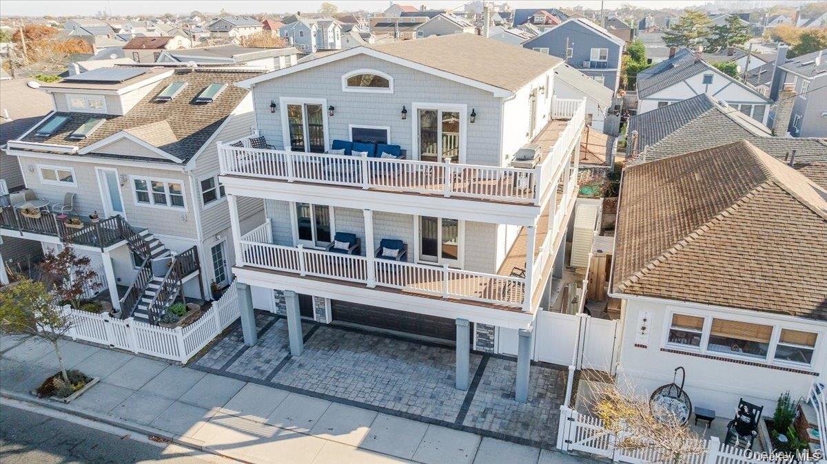 206 Grand Boulevard