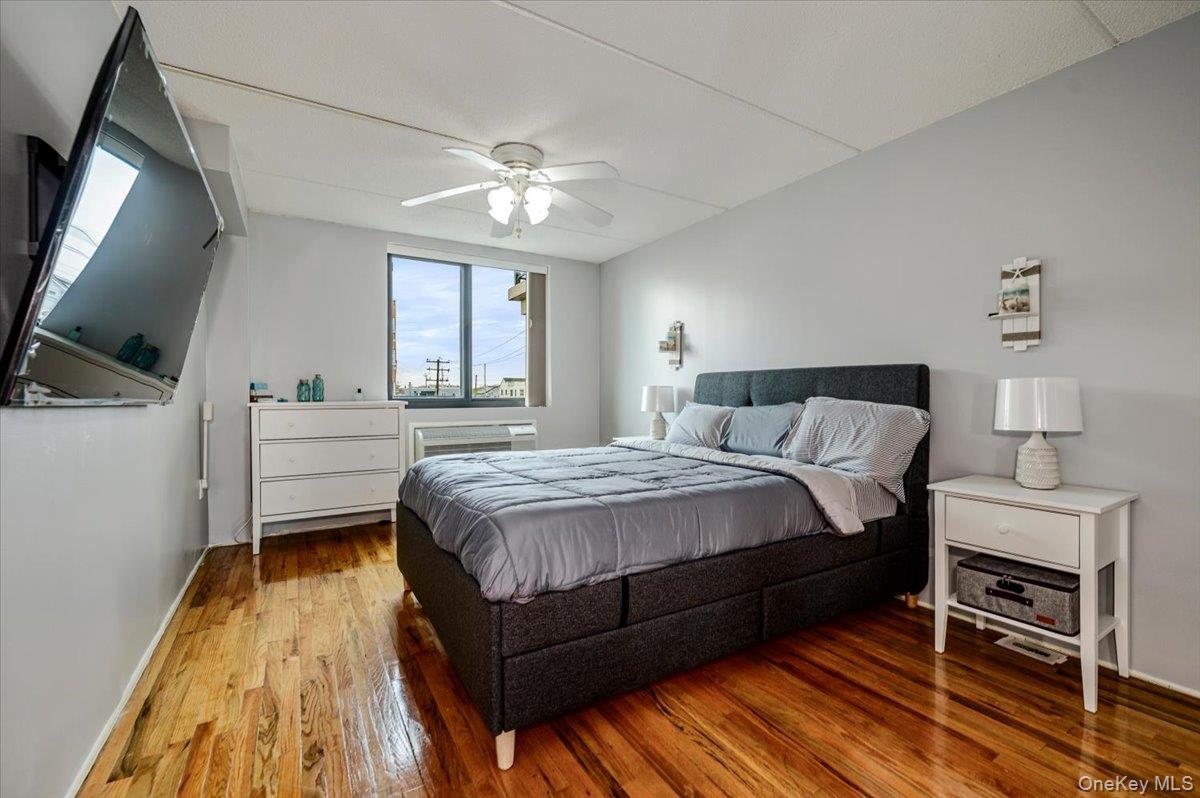 750 W Broadway Unit: 3M