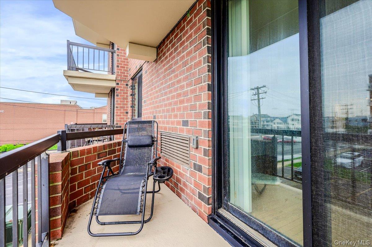 750 W Broadway Unit: 3M