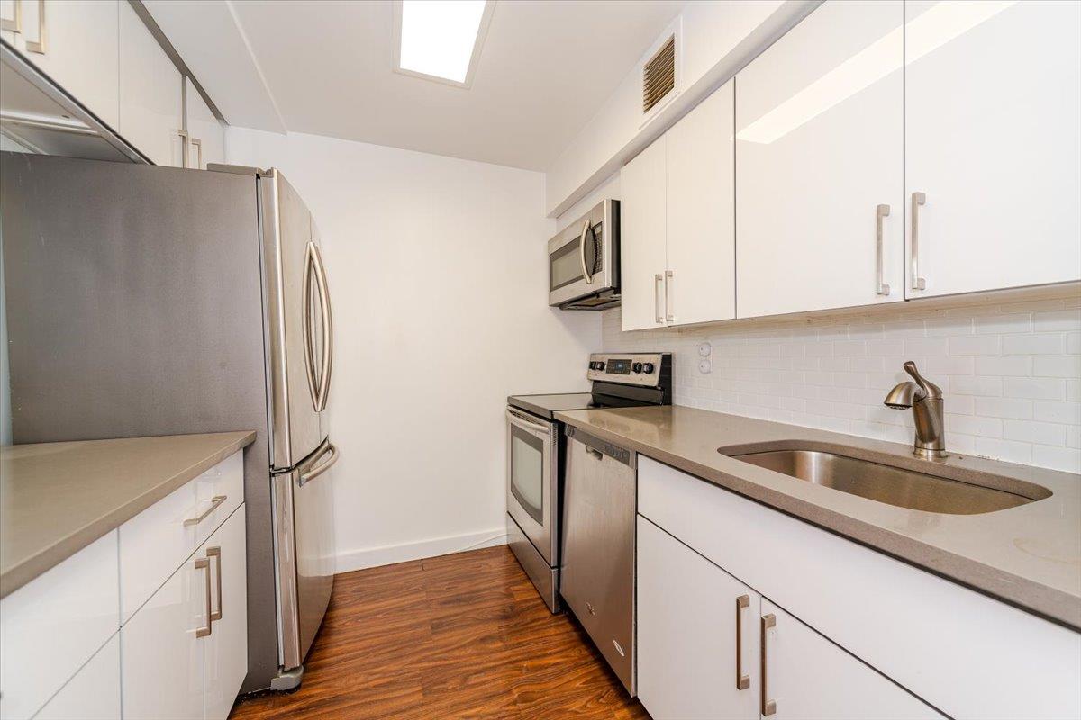 235 W Park Avenue Unit: 205