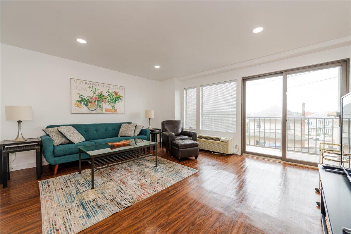 235 W Park Avenue Unit: 205