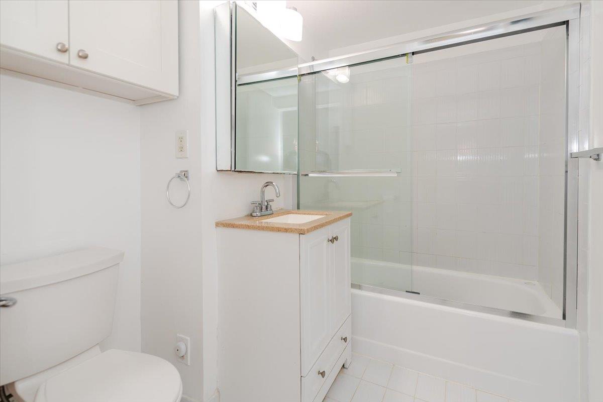 235 W Park Avenue Unit: 205