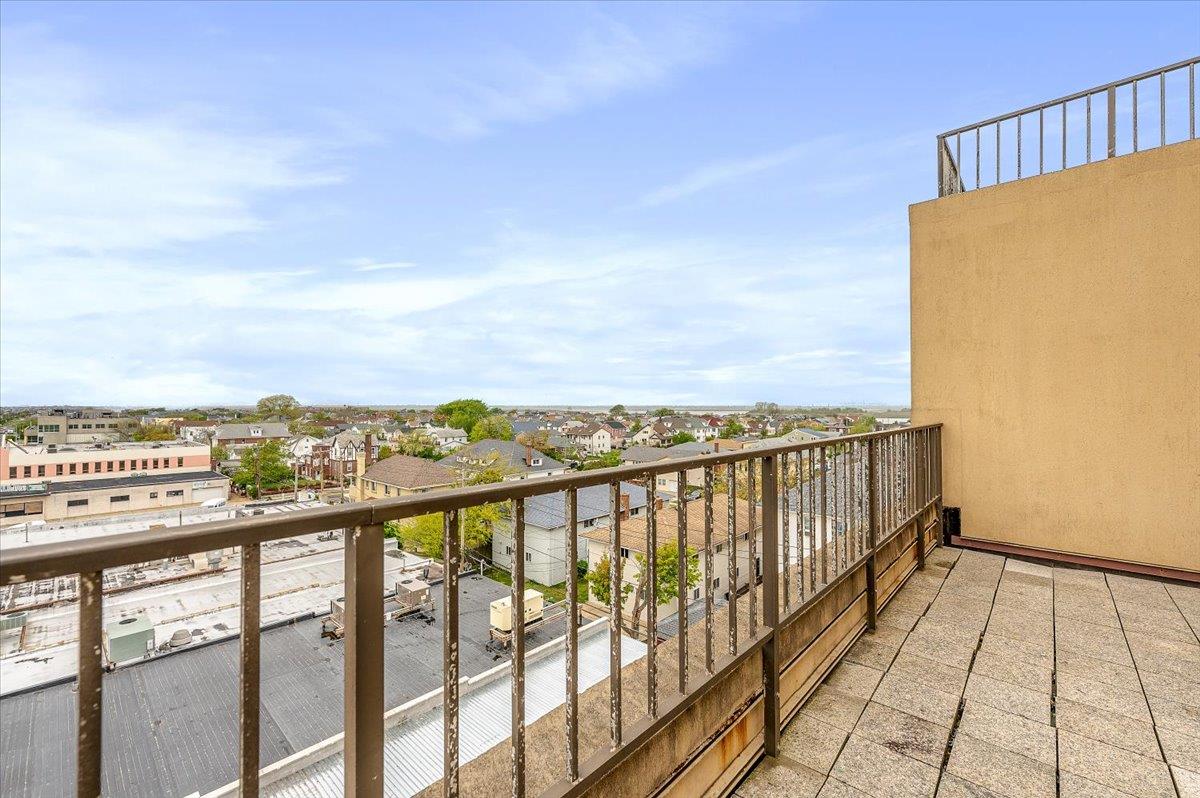 235 W Park Avenue Unit: 205