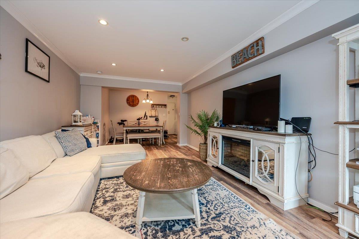 55 Monroe Boulevard Unit: 1C