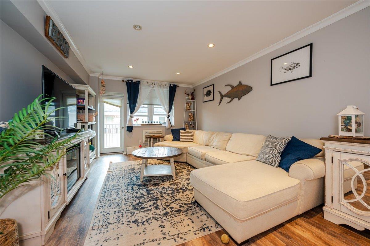 55 Monroe Boulevard Unit: 1C