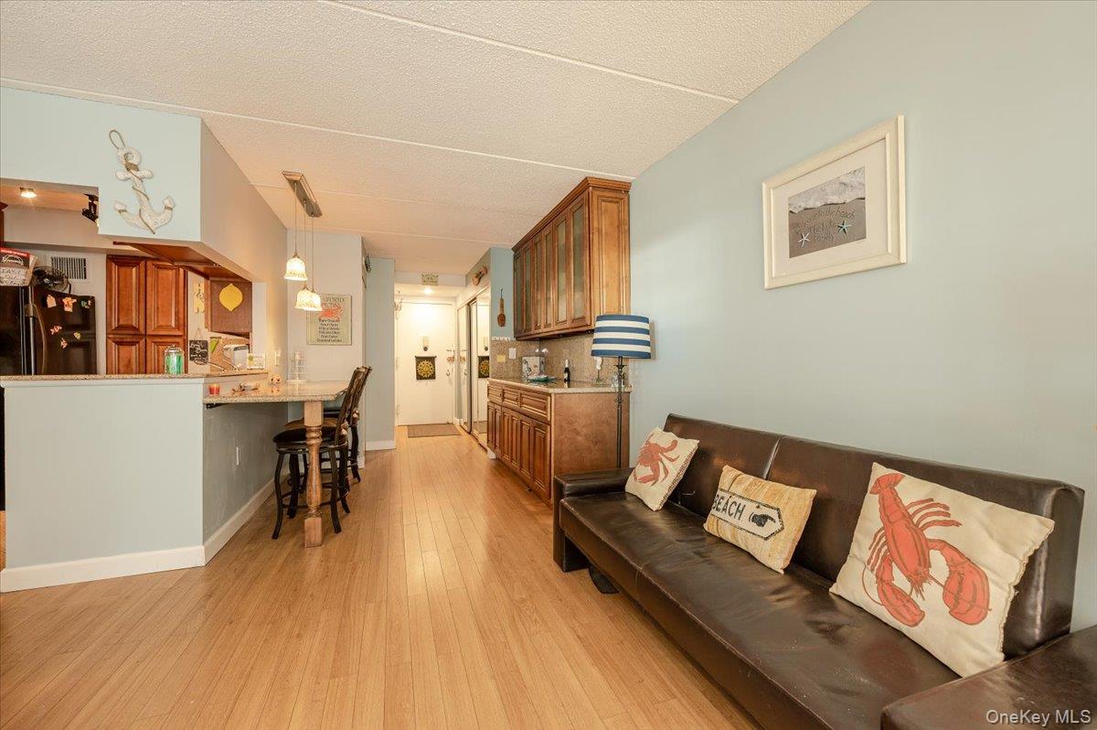 730 W Broadway Unit: 2J
