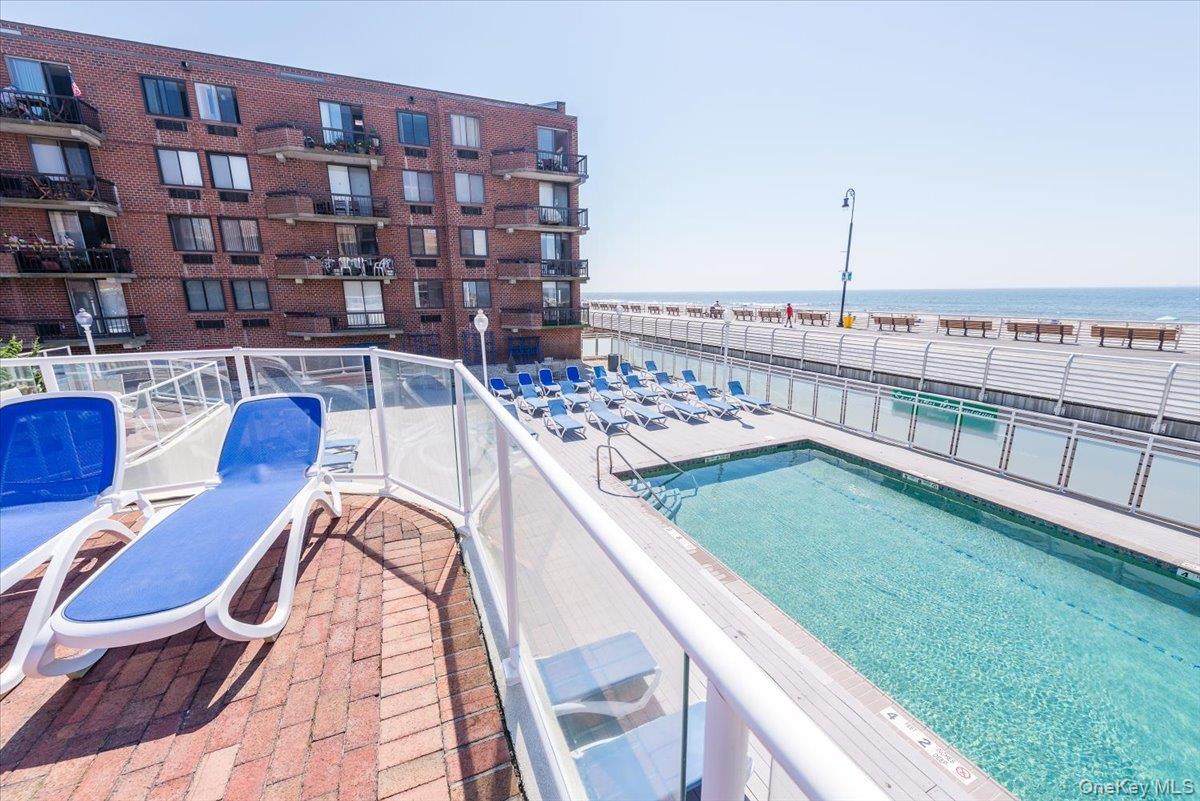 730 W Broadway Unit: 2J
