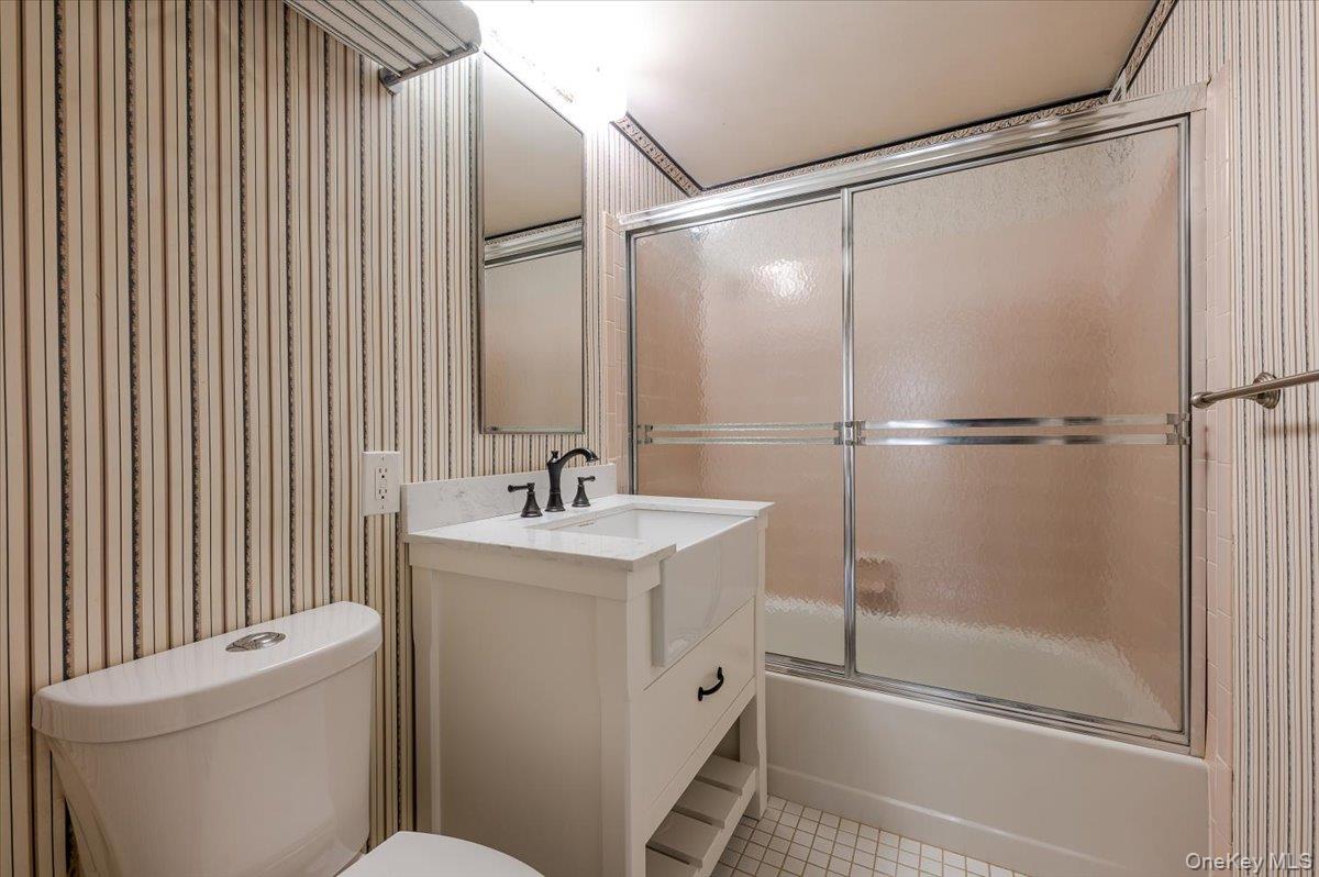 730 W Broadway Unit: 2J