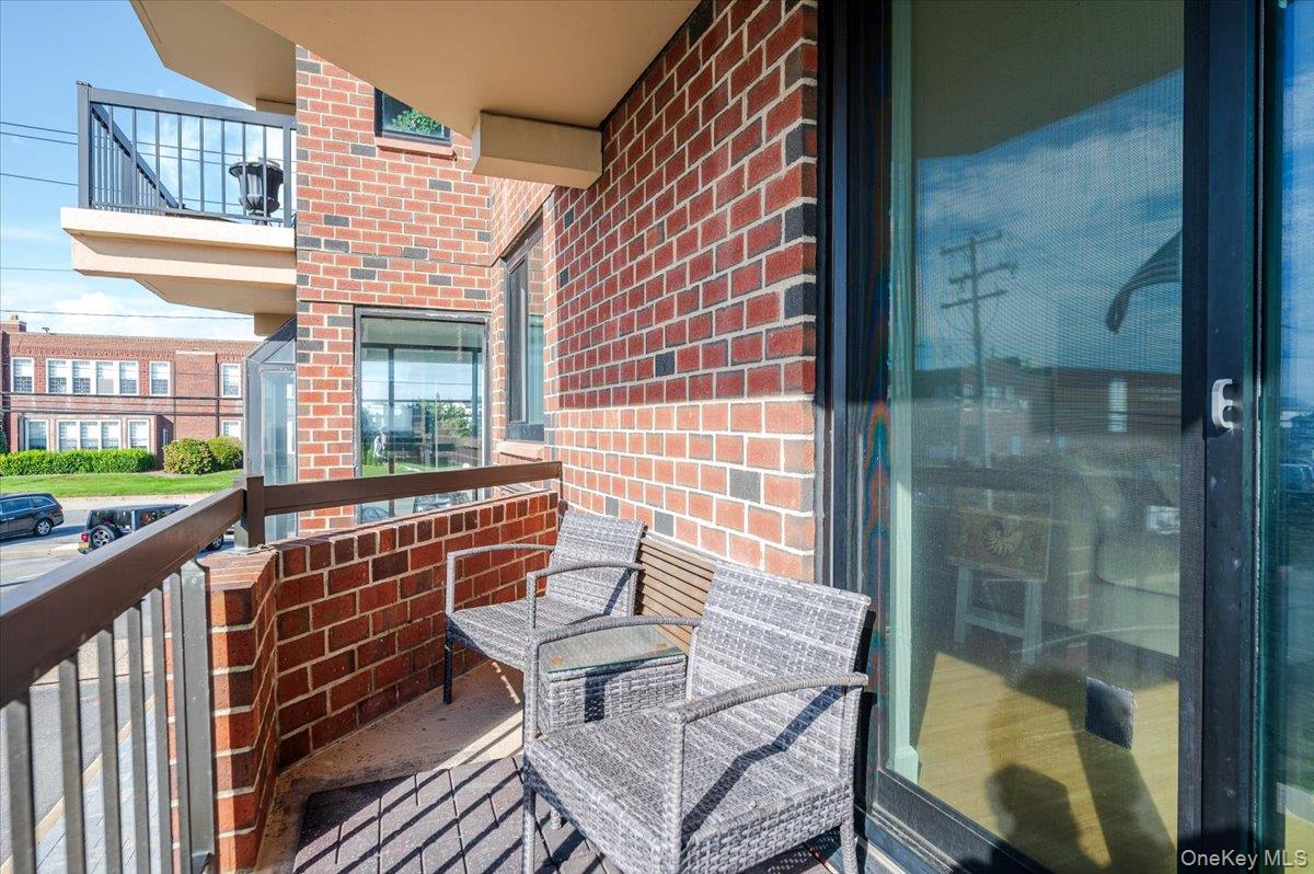 730 W Broadway Unit: 2J