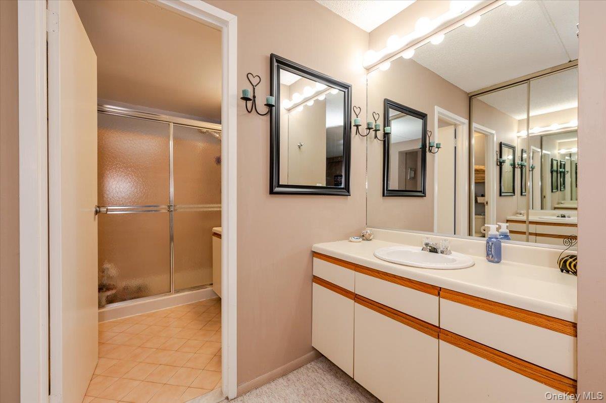 730 W Broadway Unit: 2J