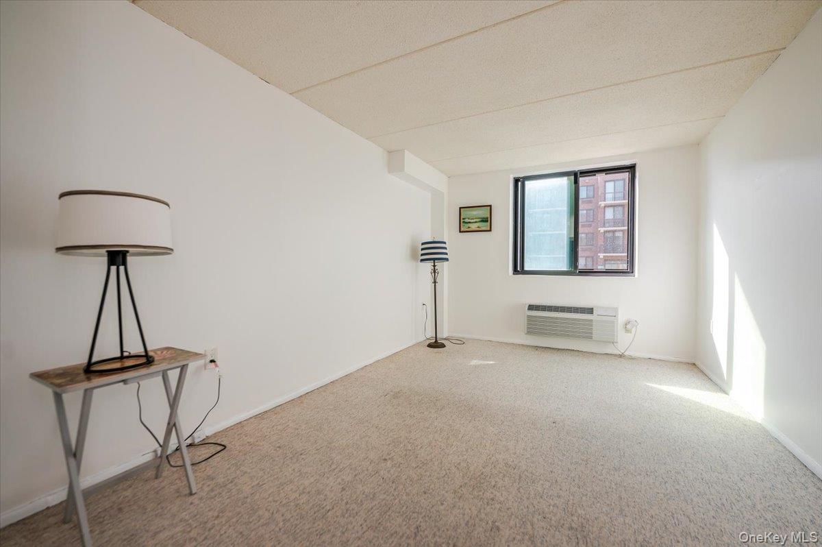 730 W Broadway Unit: 2J