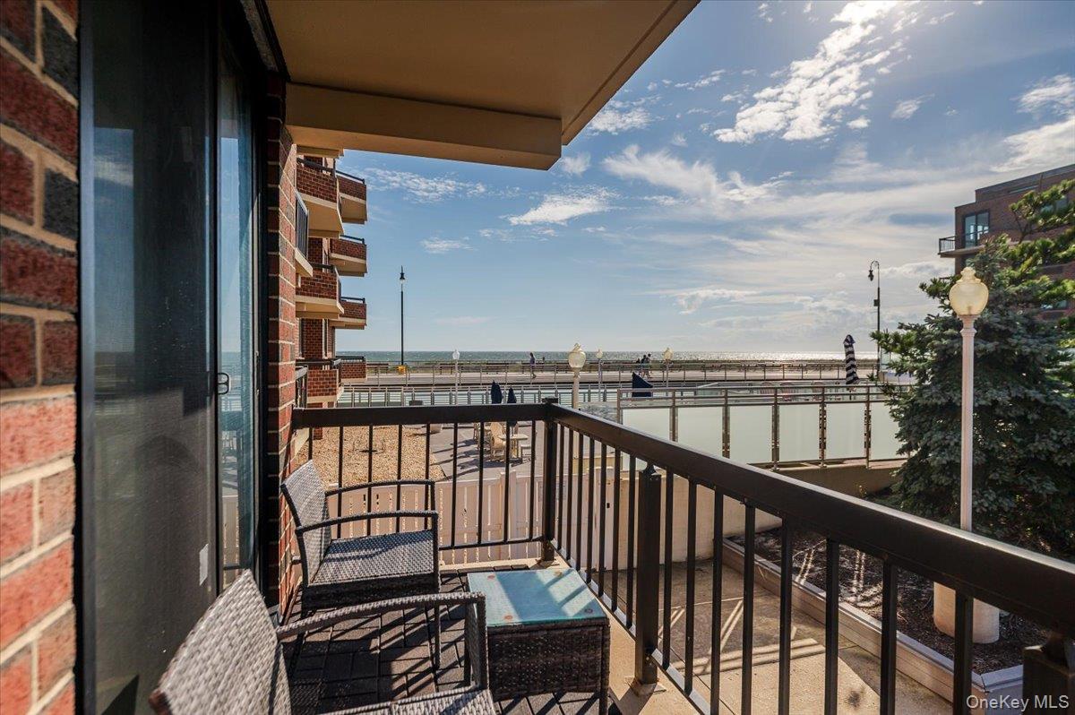 730 W Broadway Unit: 2J