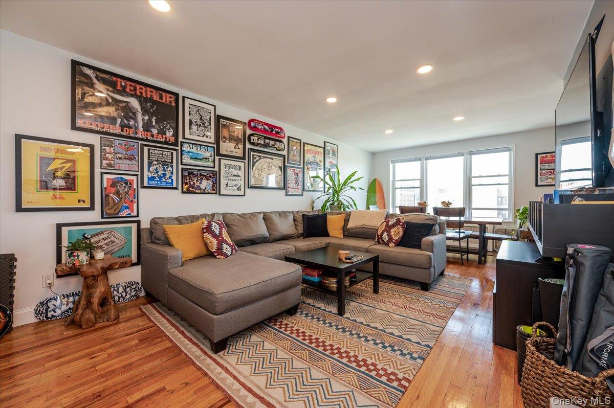 1 Broadway E Unit: 7O