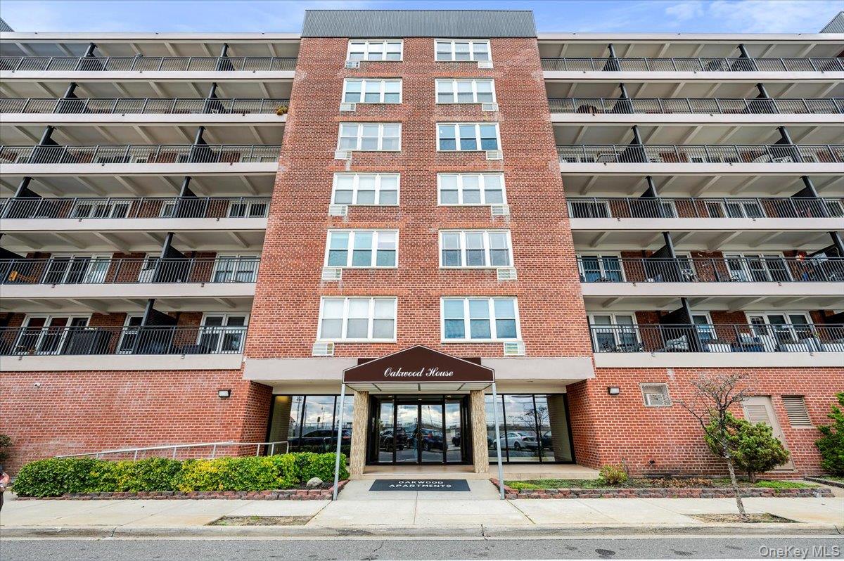 1 Broadway E Unit: 7O