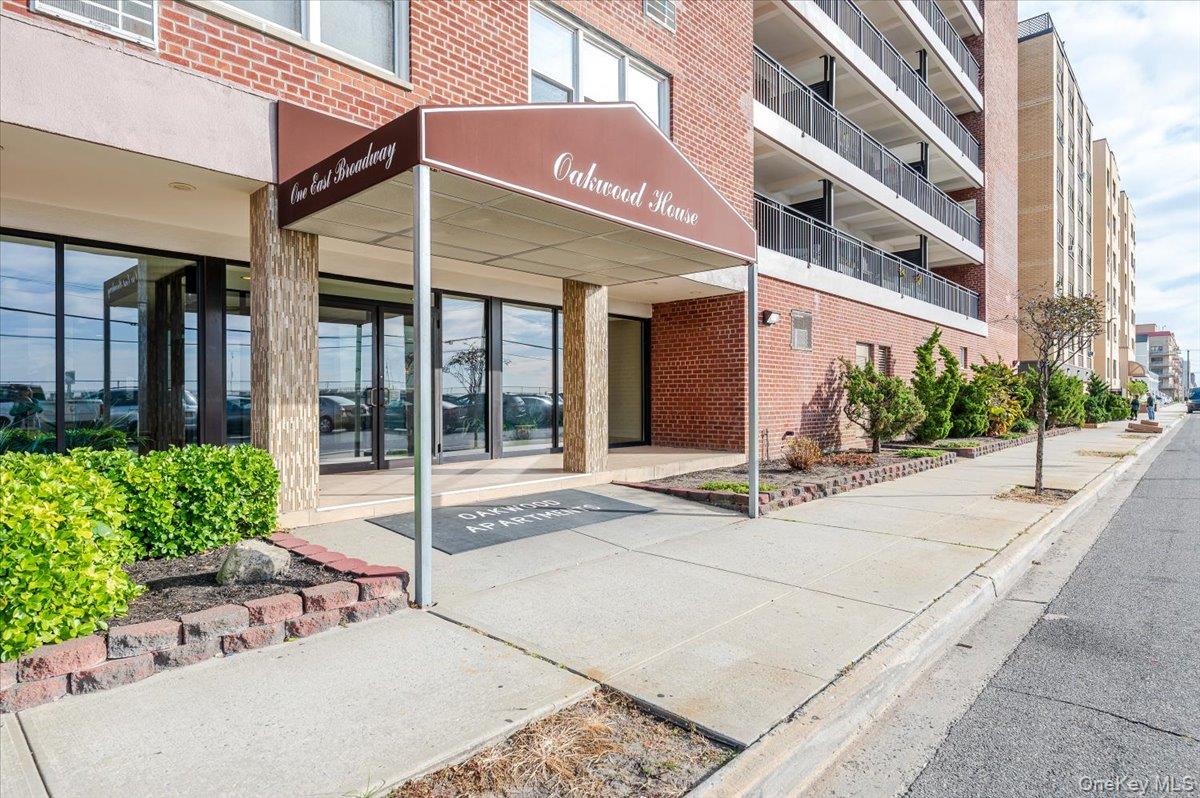 1 Broadway E Unit: 7O