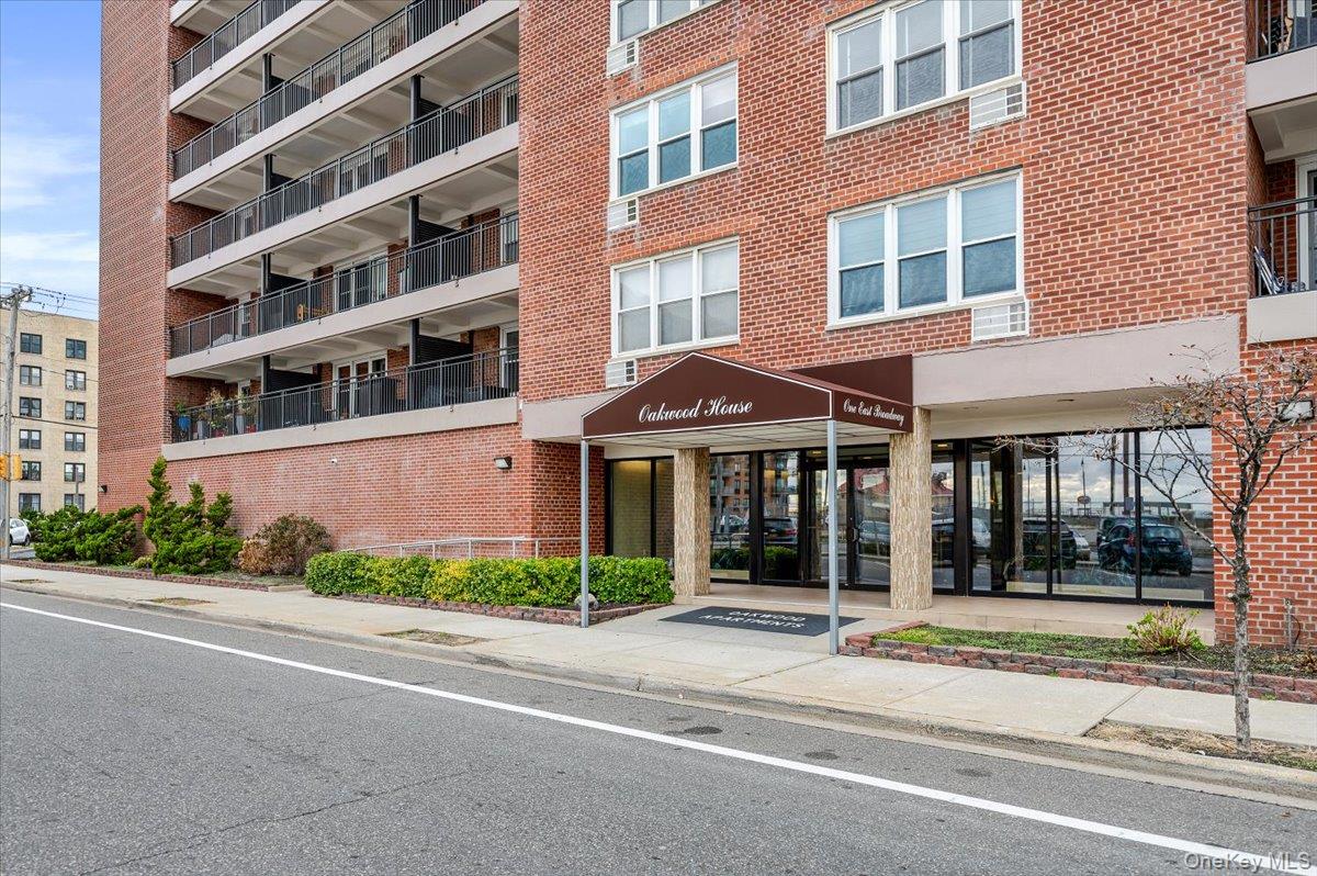 1 Broadway E Unit: 7O