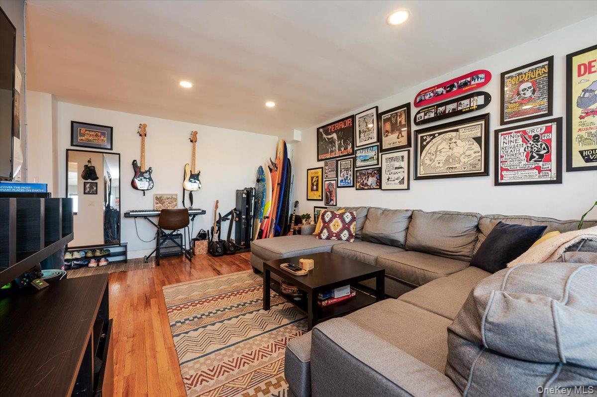 1 Broadway E Unit: 7O