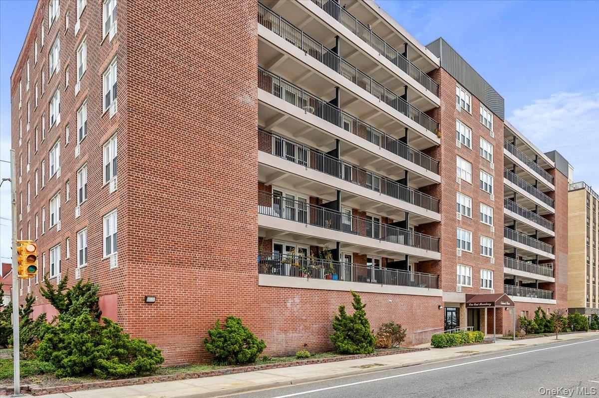 1 Broadway E Unit: 7O