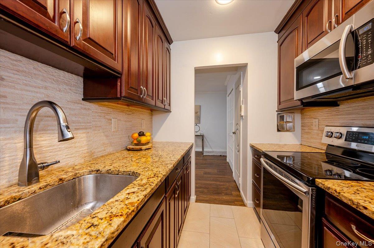 90 S Park Avenue Unit: C4