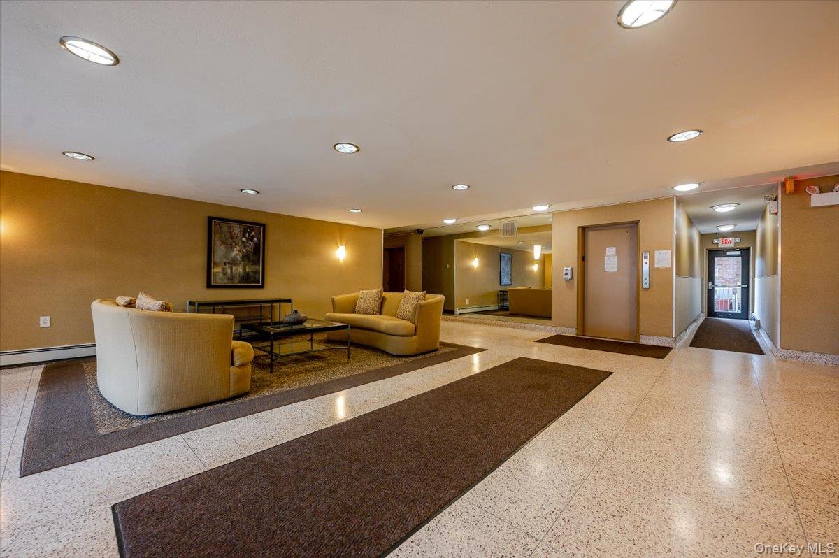 90 S Park Avenue Unit: C4