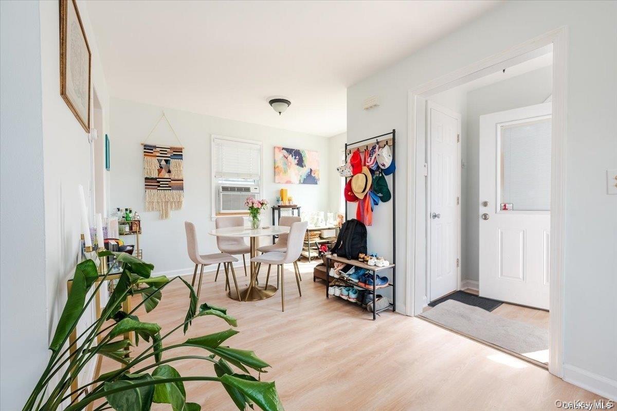 505 E Broadway Unit: Upper