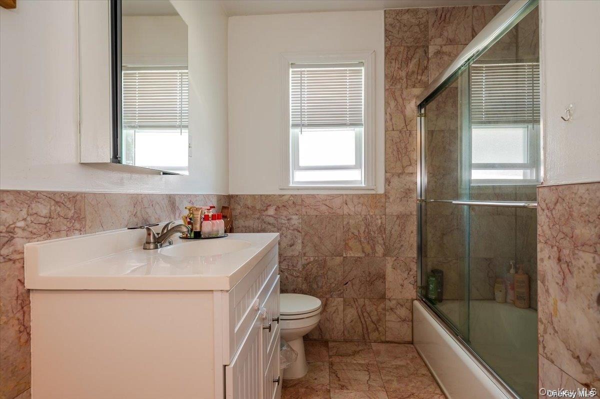 505 E Broadway Unit: Upper