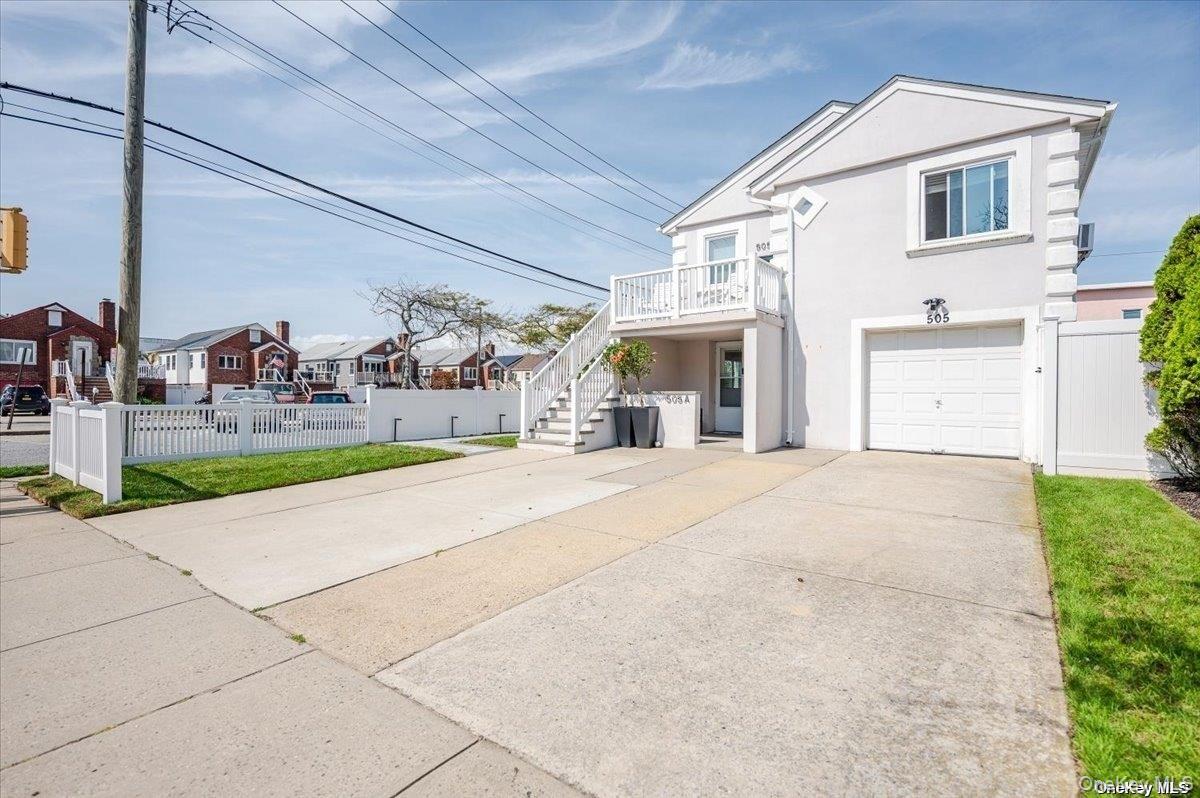 505 E Broadway Unit: Upper