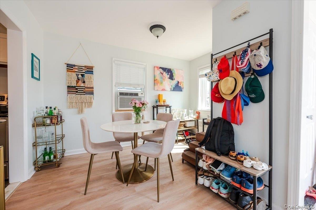 505 E Broadway Unit: Upper