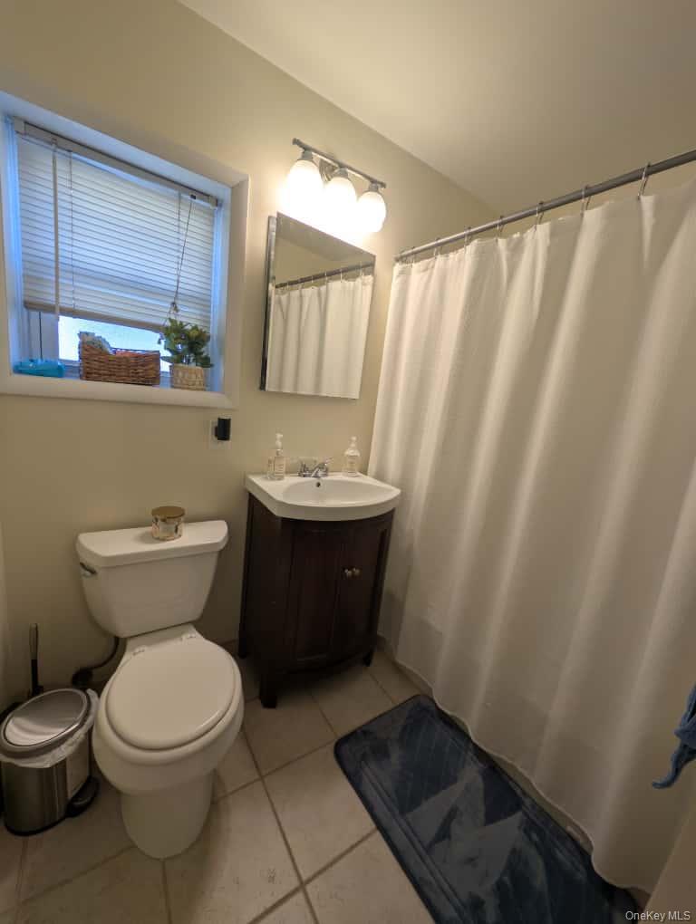 235 W Broadway Unit: C2