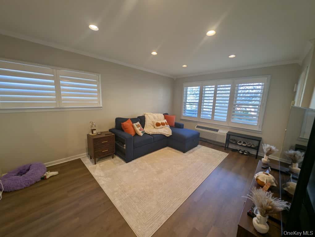 235 W Broadway Unit: C2