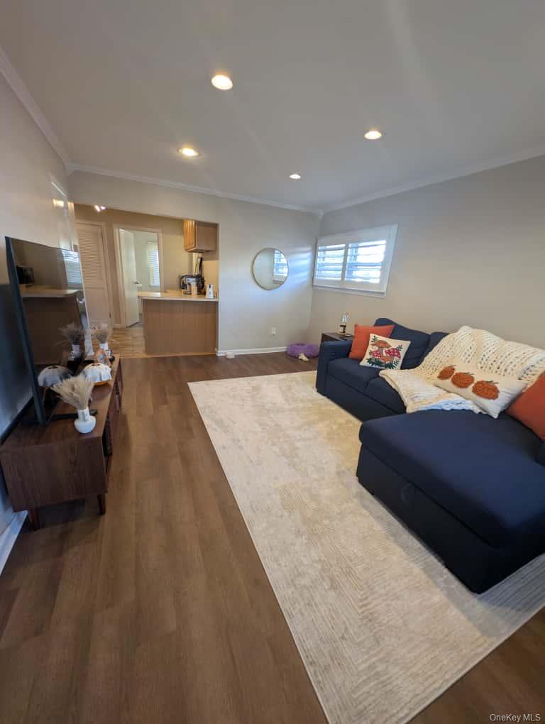 235 W Broadway Unit: C2