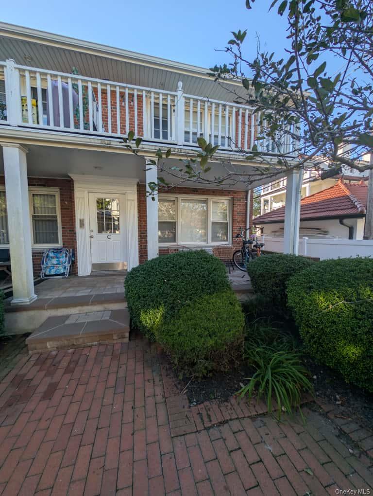 235 W Broadway Unit: C2