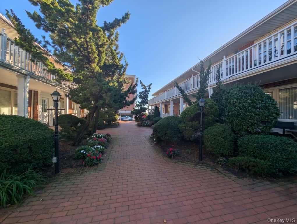 235 W Broadway Unit: C2