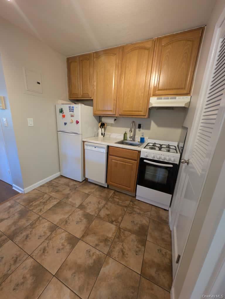 235 W Broadway Unit: C2