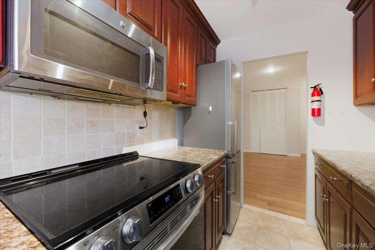 90 S Park Avenue Unit: B2