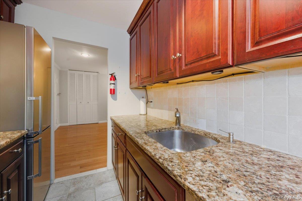 90 S Park Avenue Unit: B2