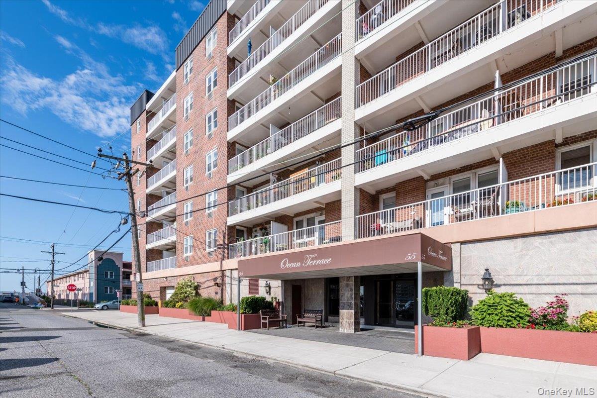 55 Monroe Boulevard Unit: 1C