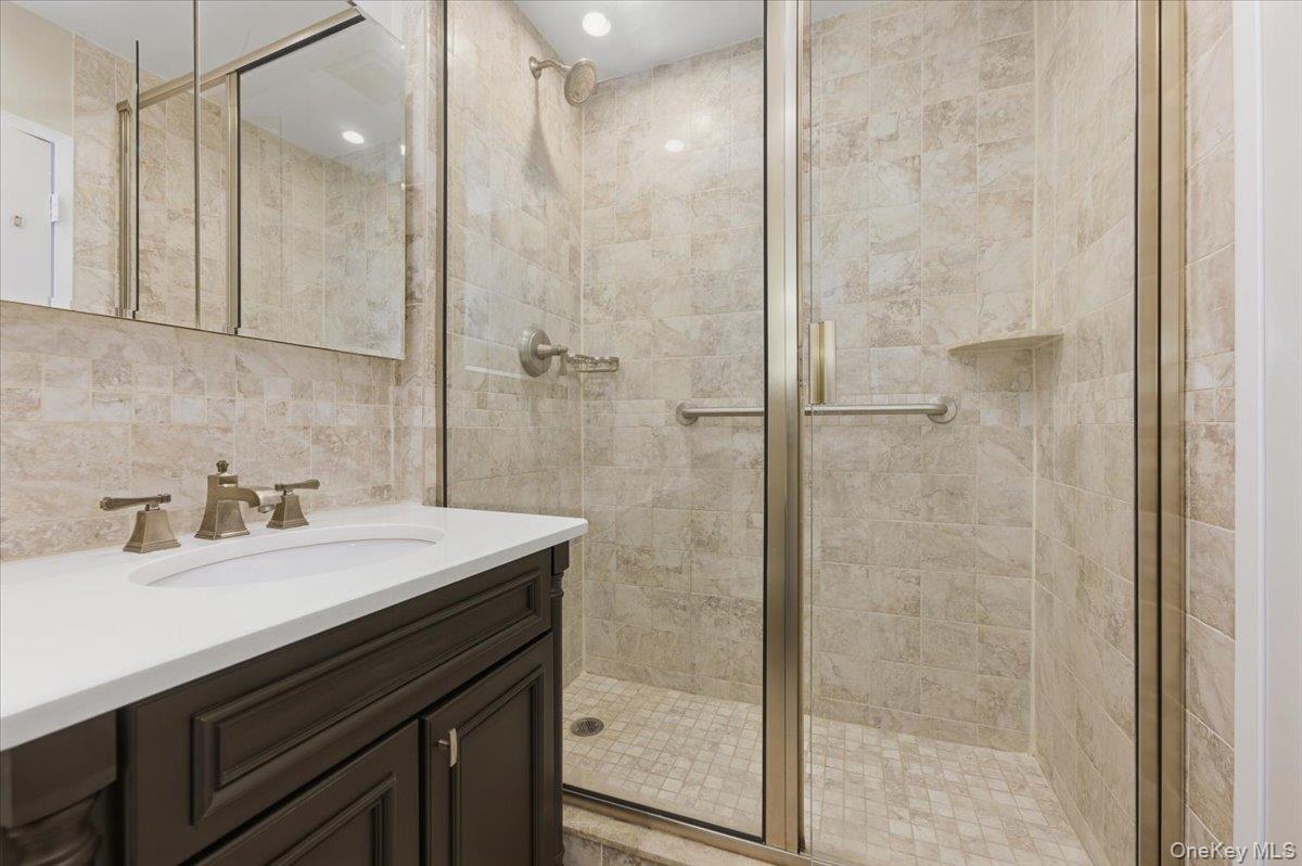 100 W Broadway Unit: 7C