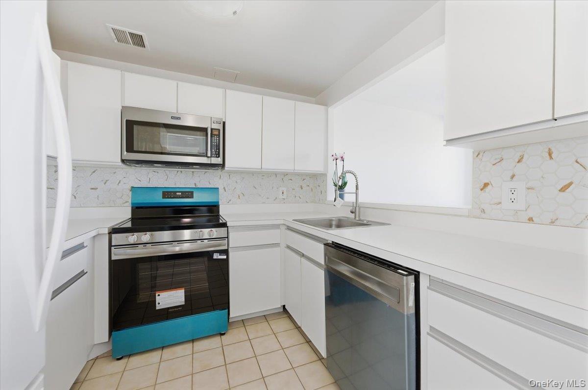 100 W Broadway Unit: 7C