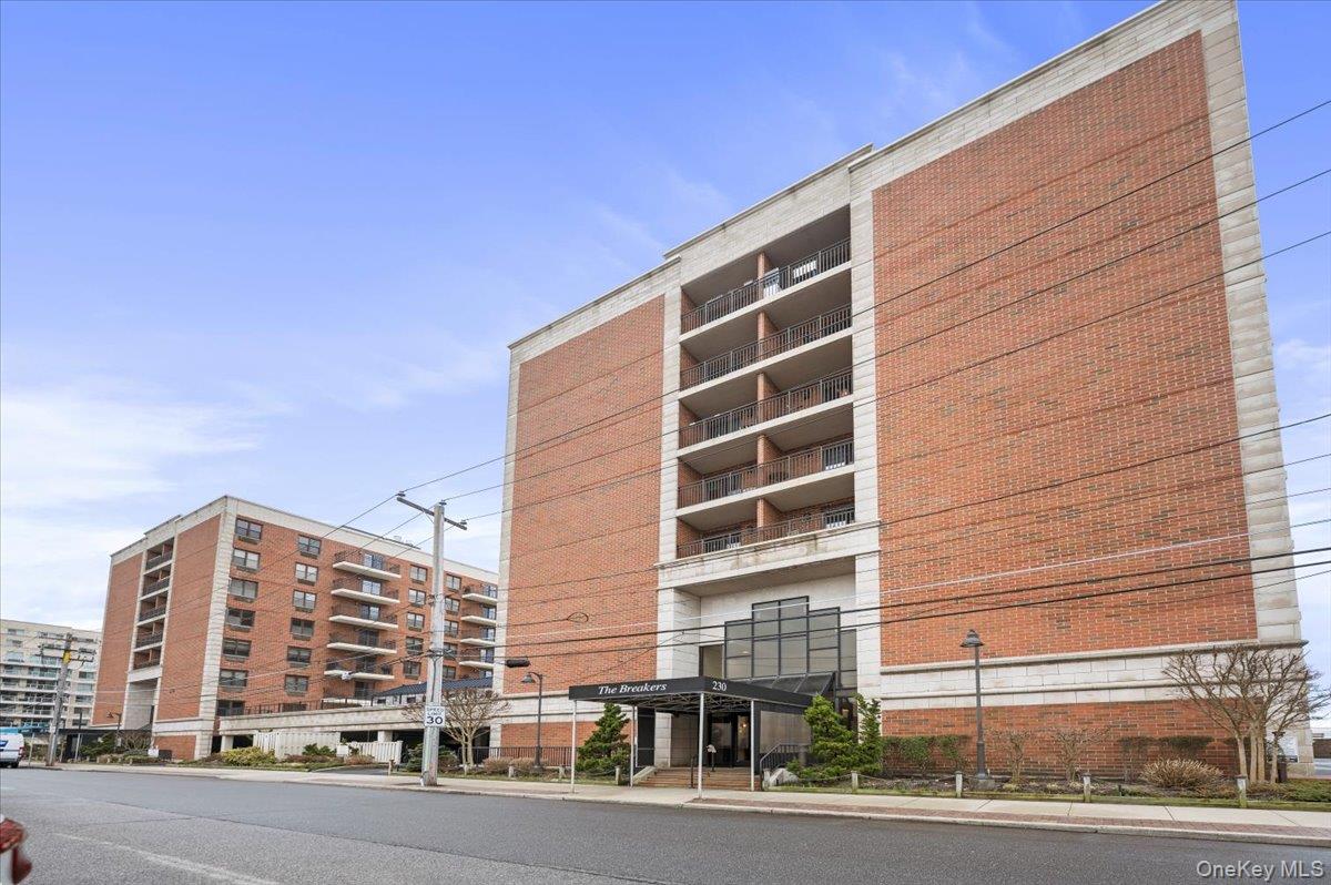 230 W Broadway Unit: 413