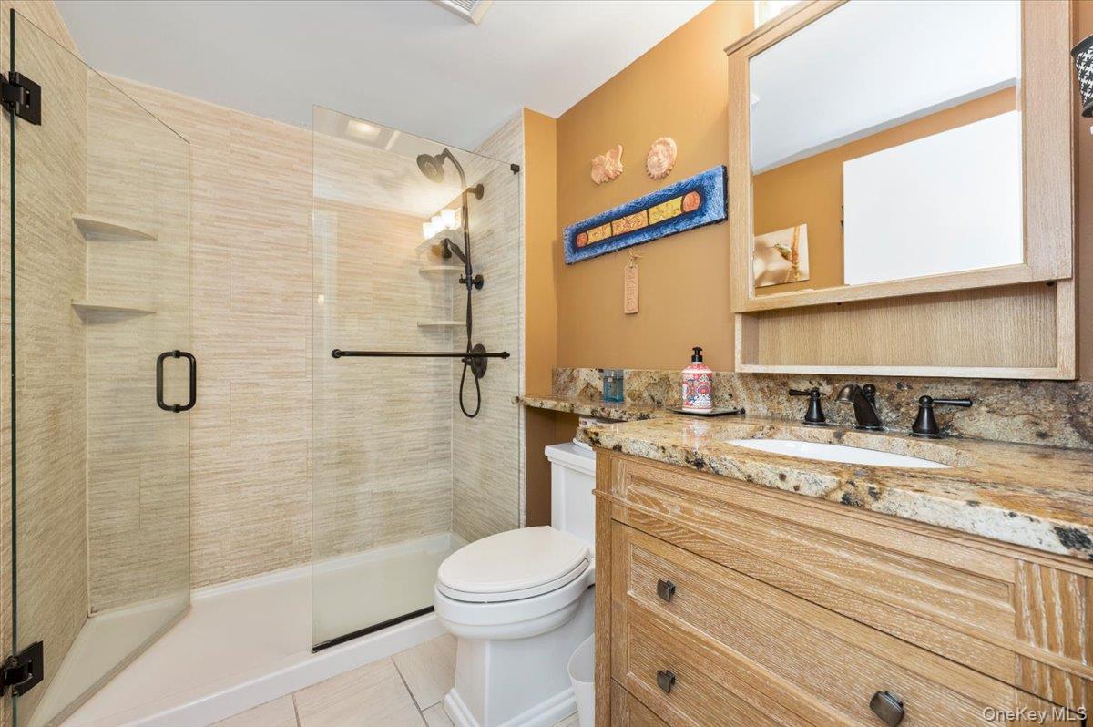 230 W Broadway Unit: 413