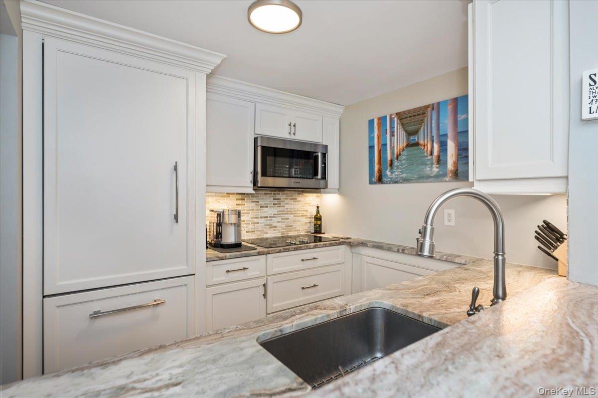 230 W Broadway Unit: 413