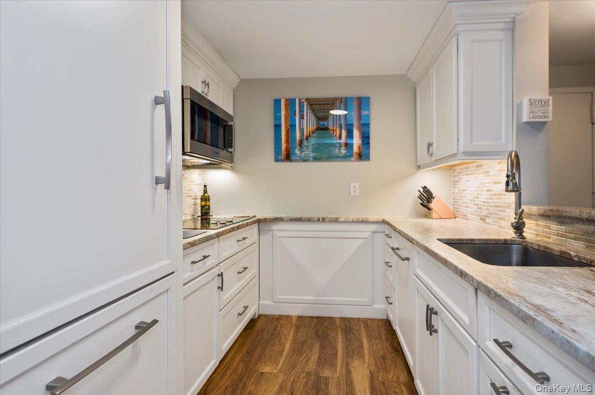 230 W Broadway Unit: 413